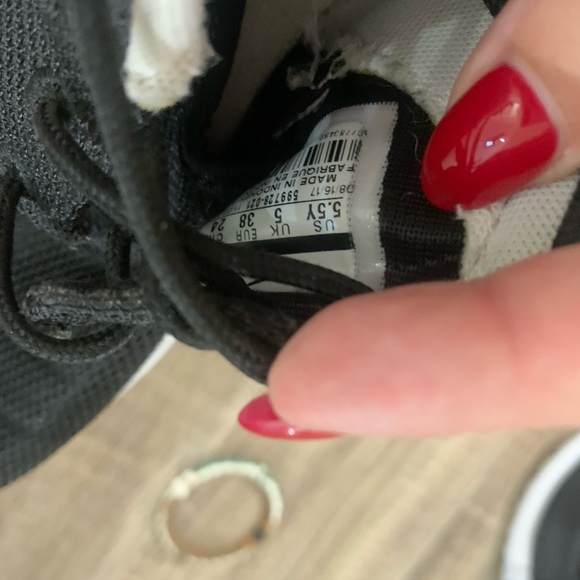 Nike Training Shoes - Picture 3 of 3